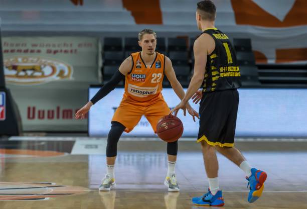 在对阵布伦 在对阵布伦